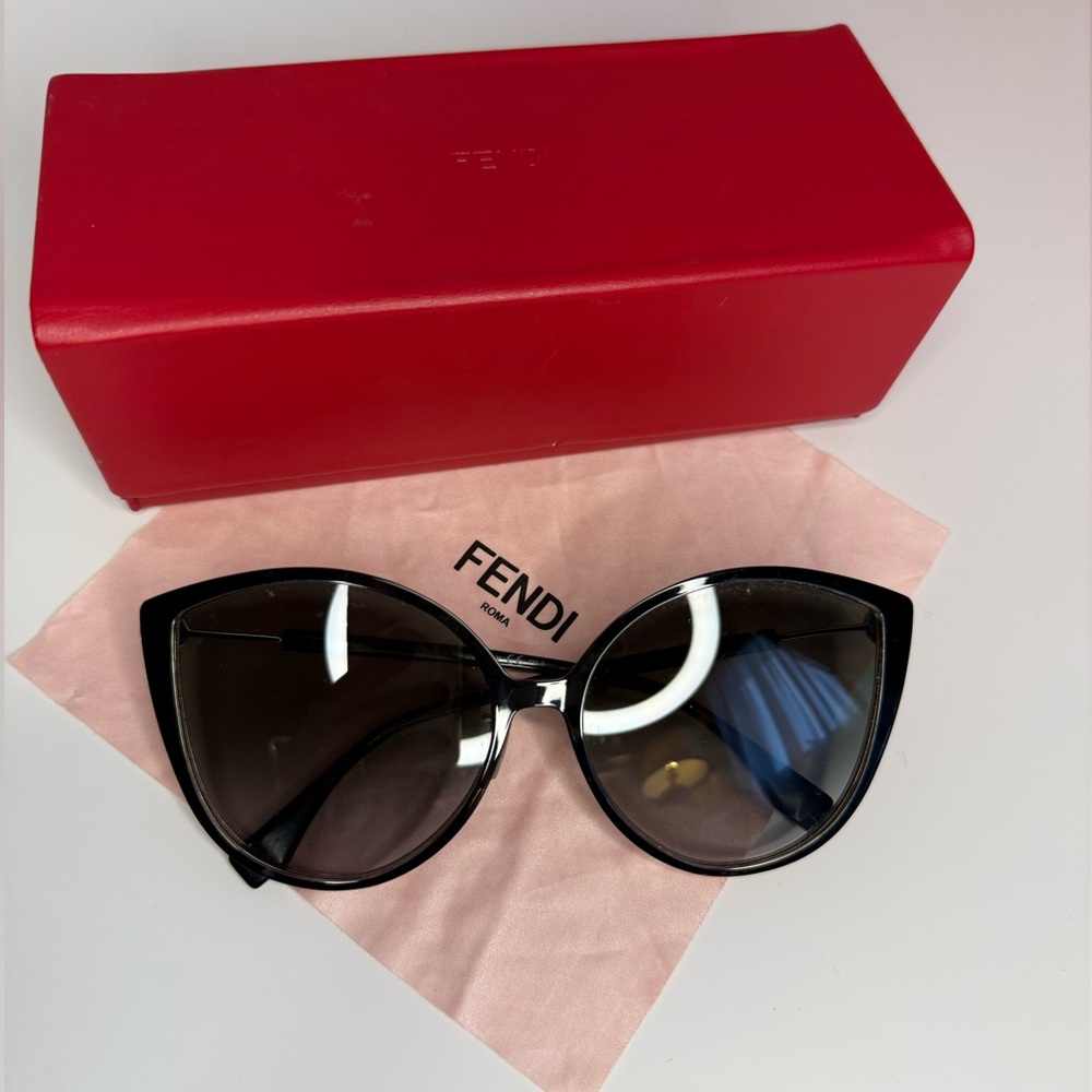Fendi Glossy Black Cat-Eye Sunglasses